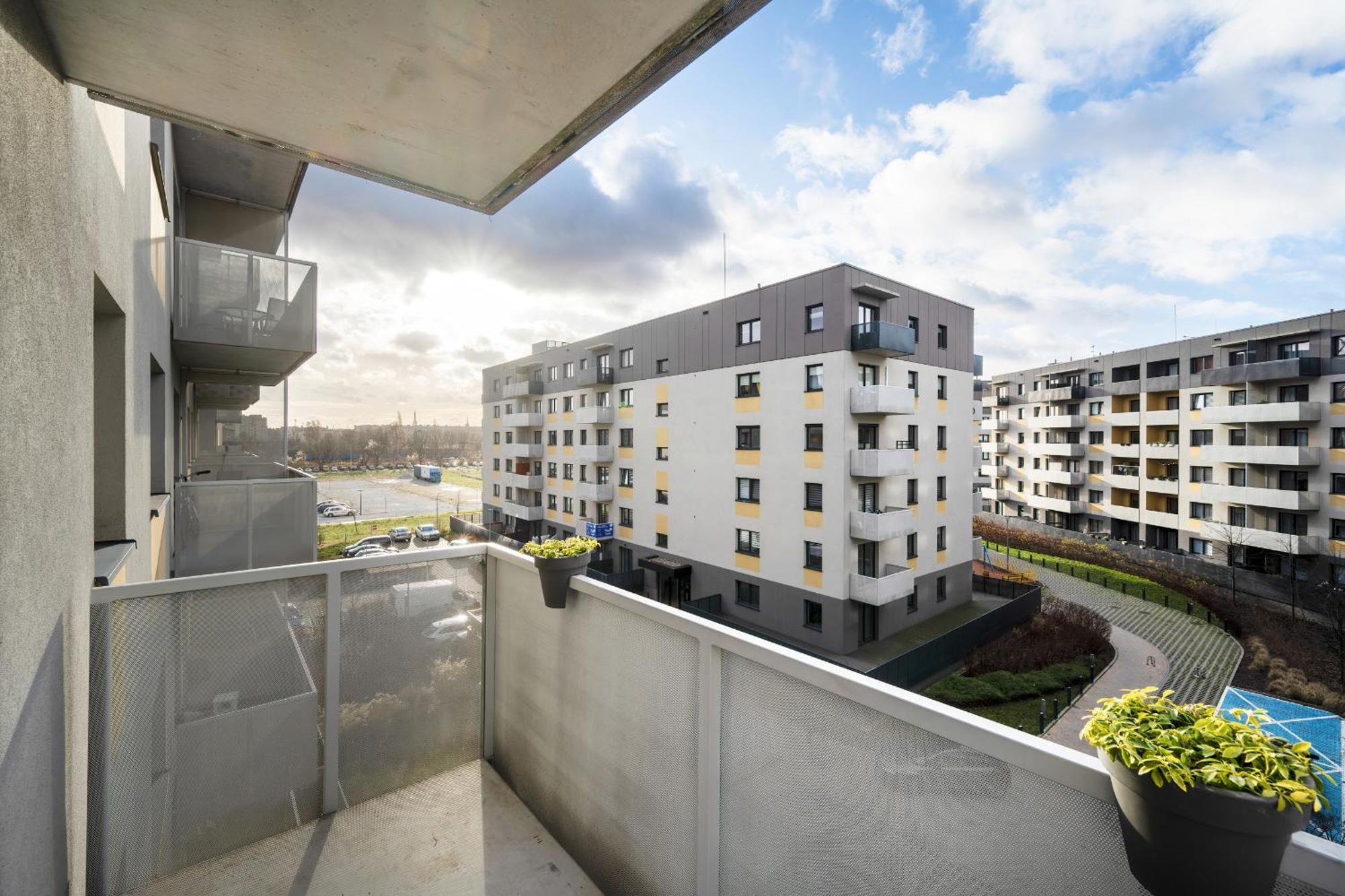 One Bedroom Apartment Nadodrze With Free Garage Wroclaw By Noclegi Renters Kültér fotó