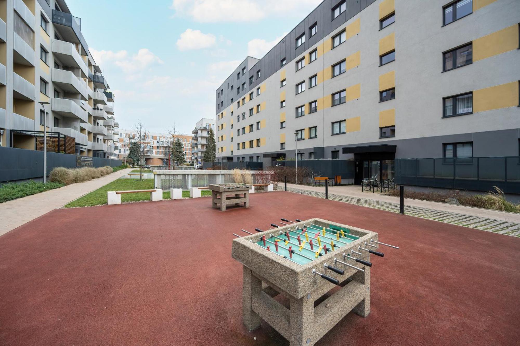 One Bedroom Apartment Nadodrze With Free Garage Wroclaw By Noclegi Renters Kültér fotó